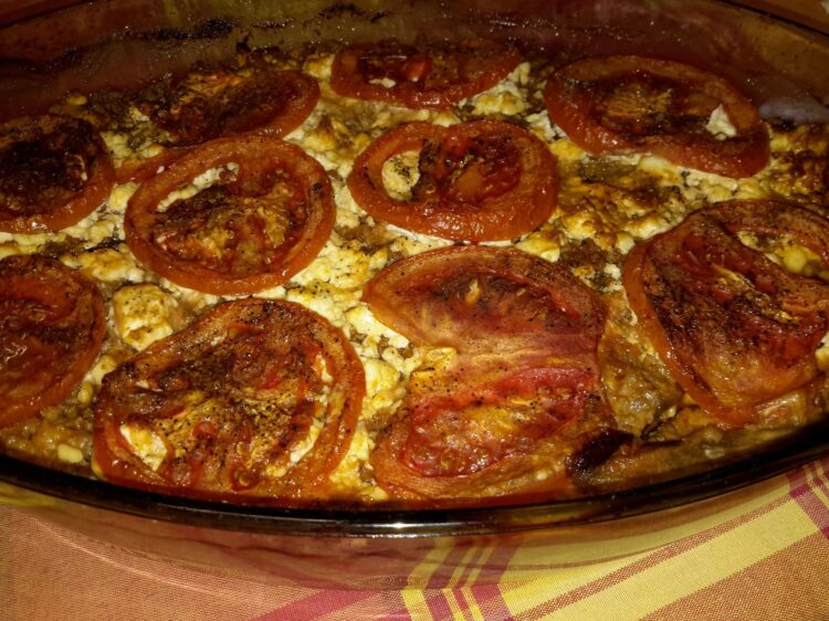 Μελιντζάνες με κιμά και φέτα (3 μονάδες)