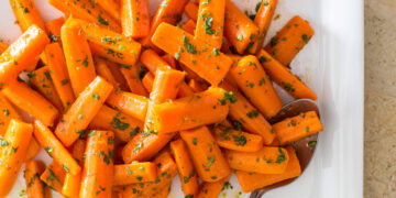 Καρότα φούρνου με μέλι και βούτυρο (2 μονάδες)