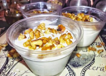 Κρέμα γιαουρτιού με καρύδια (2 μονάδες)