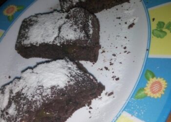 Κέικ σοκολάτας με βρώμη και γέμιση μαρμελάδας (1 μονάδα)