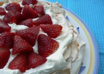 Τούρτα φράουλα (2 μονάδες)